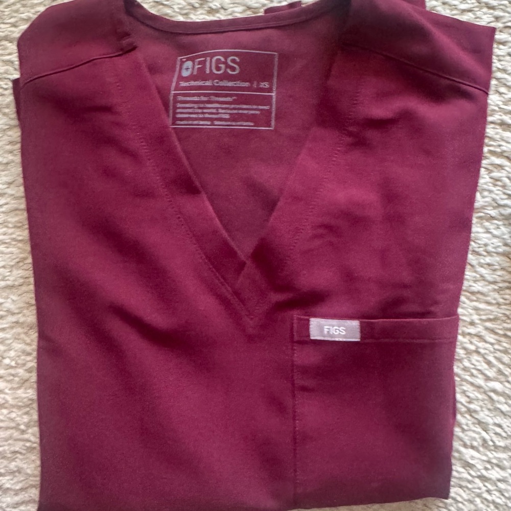 Figs V-Neck Scrub Top - Burgundy Wine